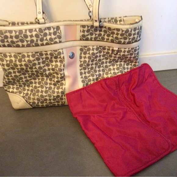 Coacher leather diaper bag in good condition. - Picture 2 of 11